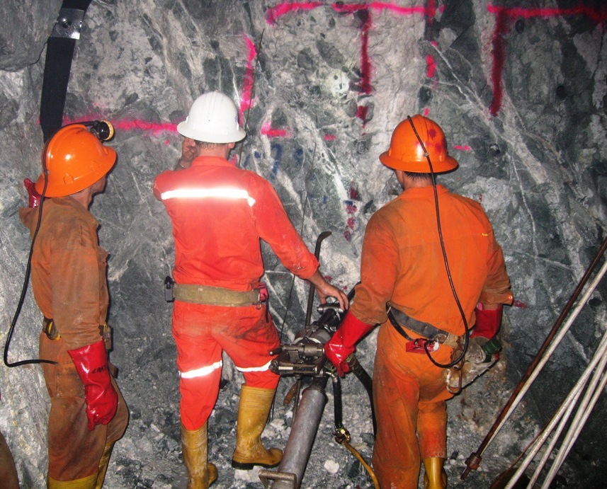 Blasting the B Vein at the Way Linggo Mine